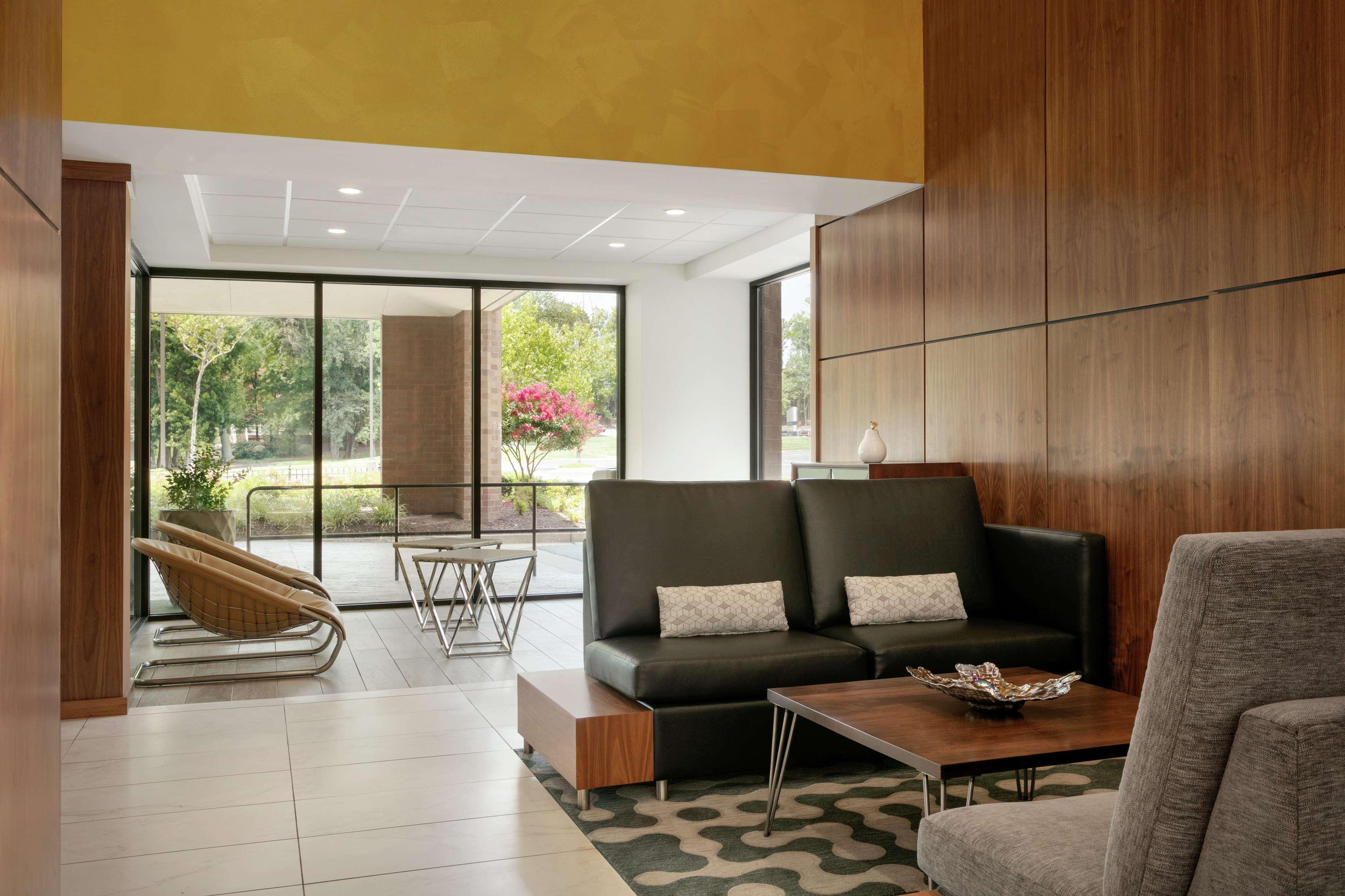 Embassy Suites By Hilton Richmond Dumbarton Екстер'єр фото