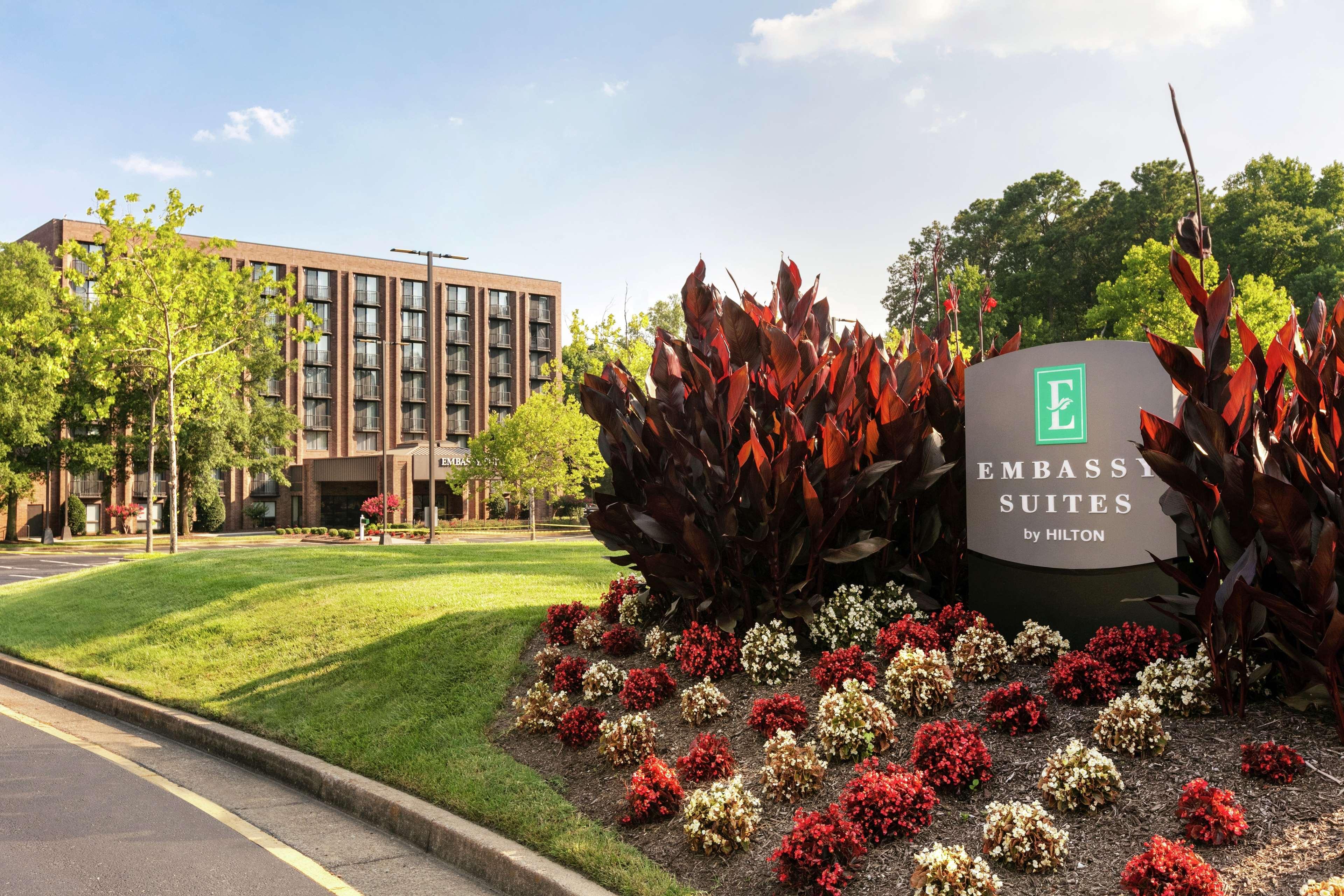 Embassy Suites By Hilton Richmond Dumbarton Екстер'єр фото