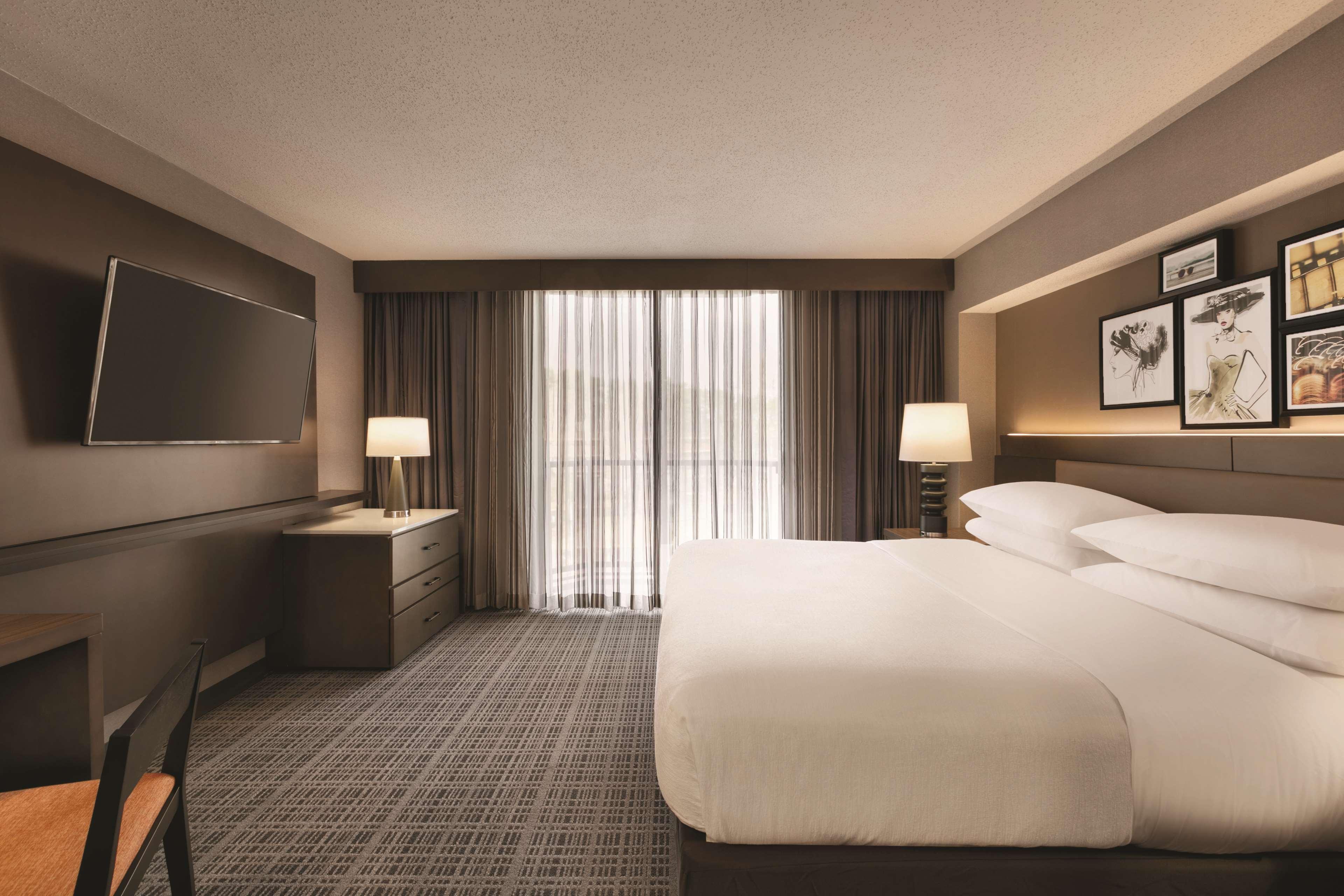 Embassy Suites By Hilton Richmond Dumbarton Екстер'єр фото