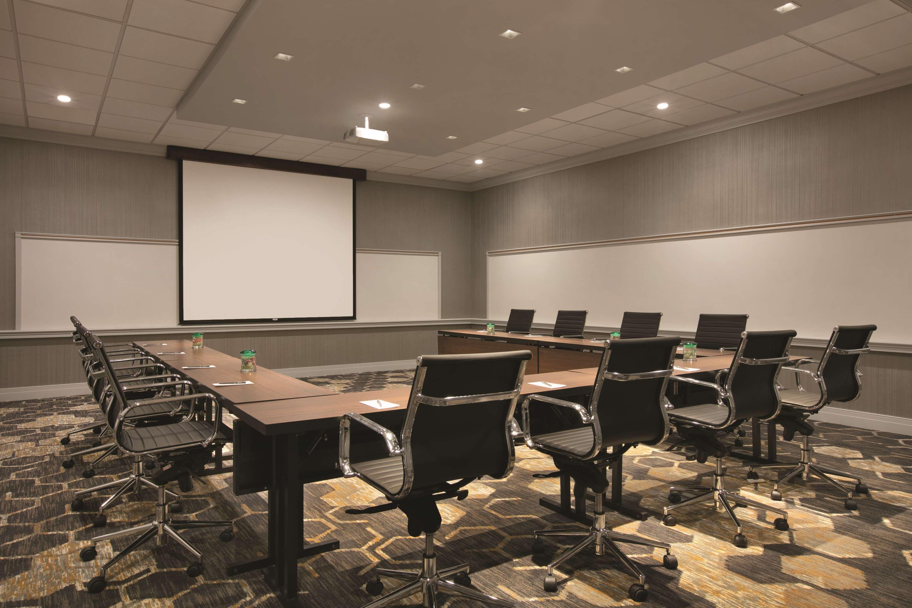 Embassy Suites By Hilton Richmond Dumbarton Екстер'єр фото