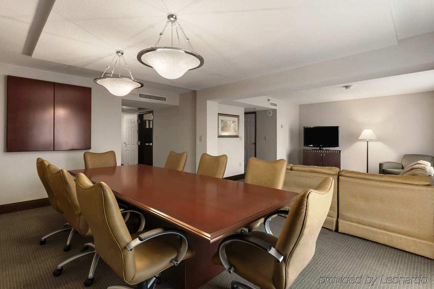 Embassy Suites By Hilton Richmond Dumbarton Екстер'єр фото