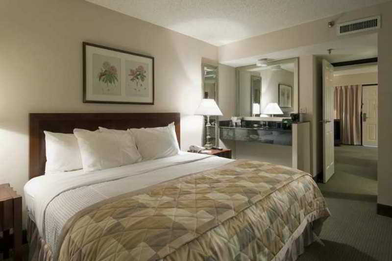 Embassy Suites By Hilton Richmond Dumbarton Номер фото