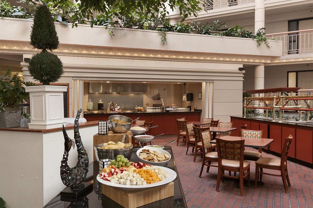 Embassy Suites By Hilton Richmond Dumbarton Екстер'єр фото